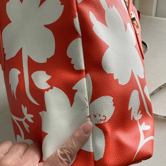 Kenneth Cole Reaction Floral Tote in Orange & White - Picture 8 of 8